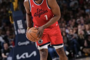 关于快船核心球员伤退，球队未来走势成疑，以下系统注意这里这是相关.的信息